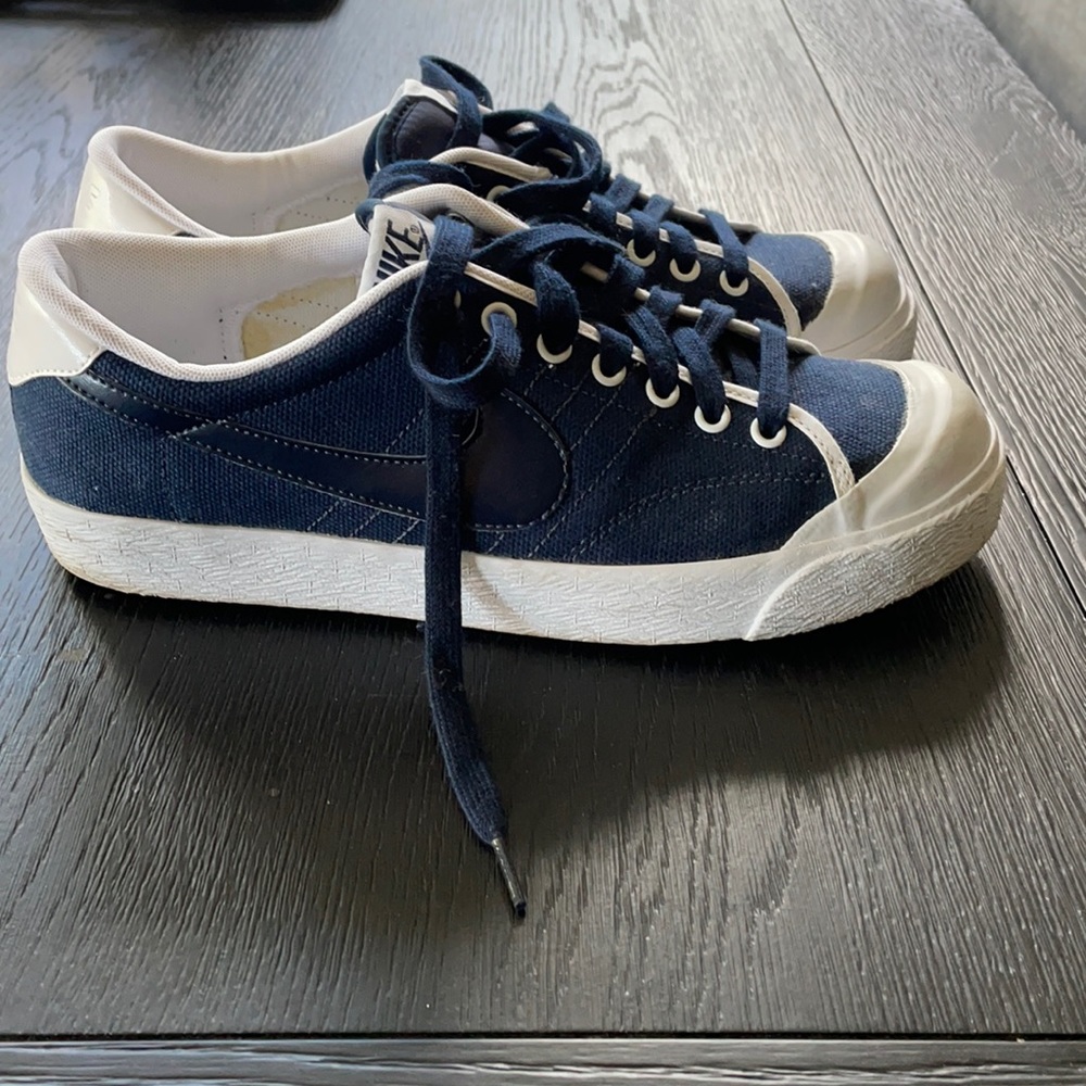 Nike sneakers size 10